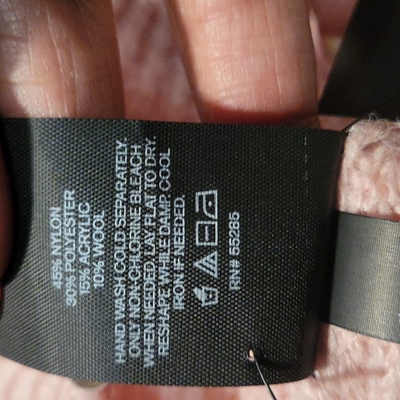 Express Cozy Ribbed Beret - Picture 6 of 6